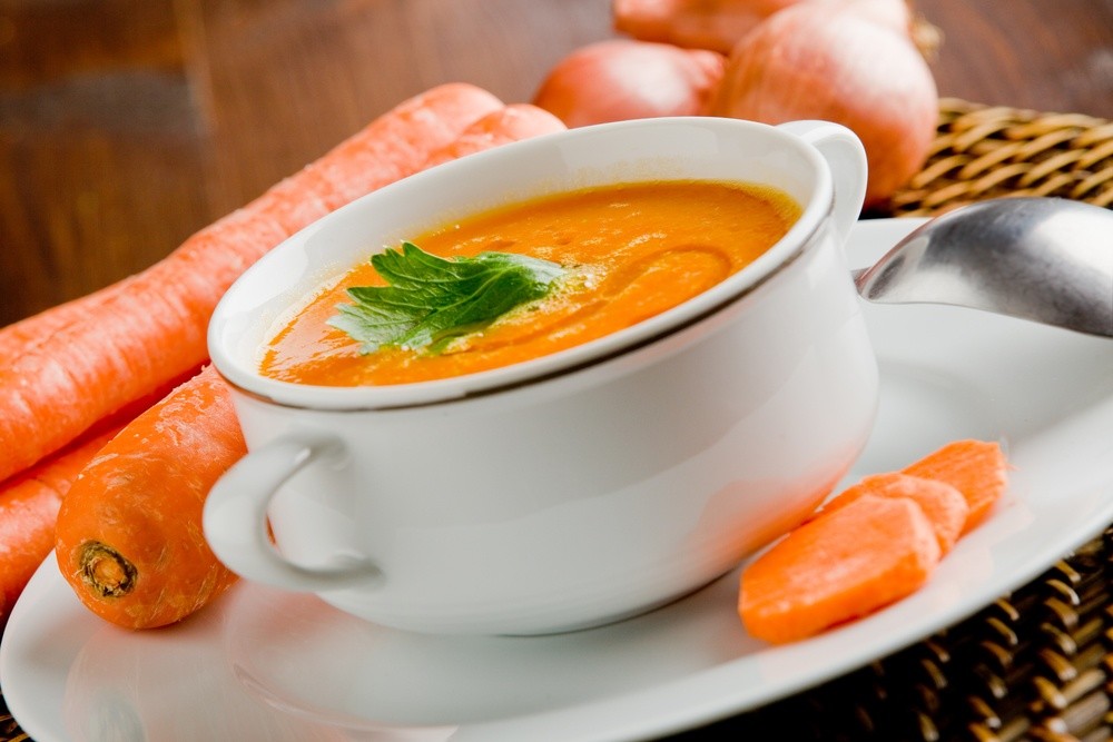 Cremige Möhrensuppe mit Ingwer und Kokosmilch