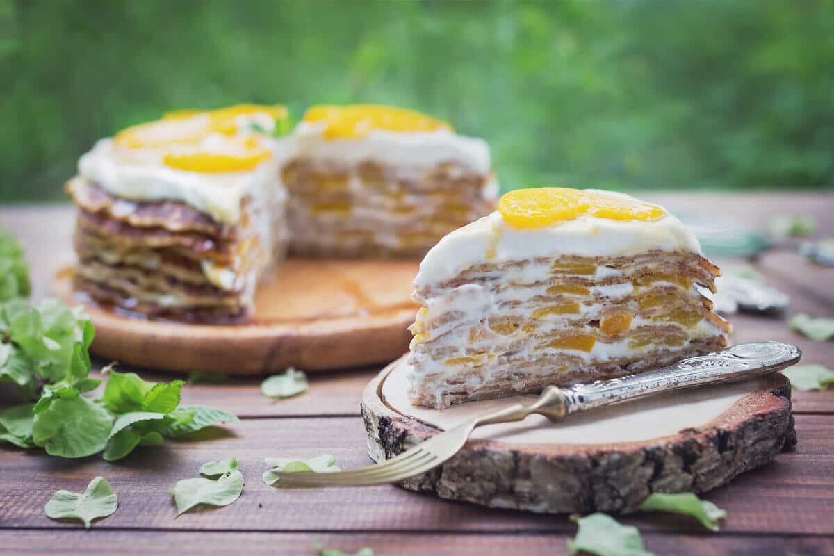 Cremige Pfannkuchen Torte mit Quark