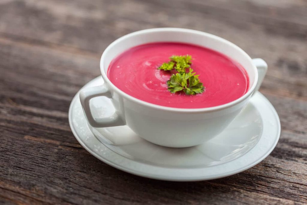 Cremige Rote Beete Suppe mit Karotten, Kartoffeln und Sellerie