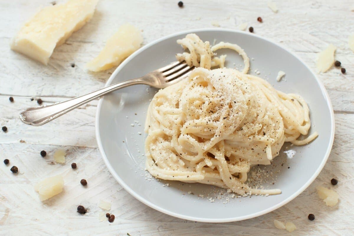 Cremige italienische Pasta mit Butter