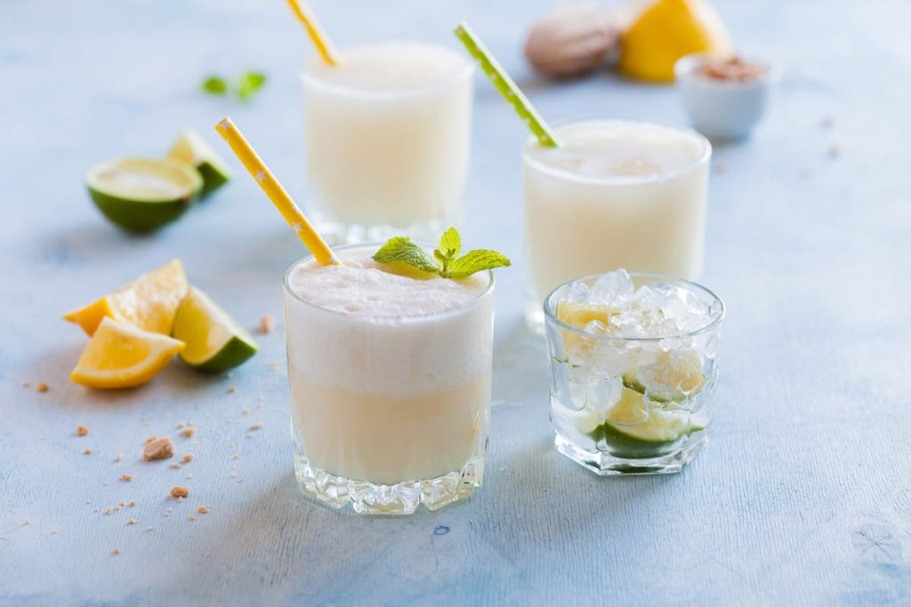 Cremiger Milchshake mit Zitronensaft