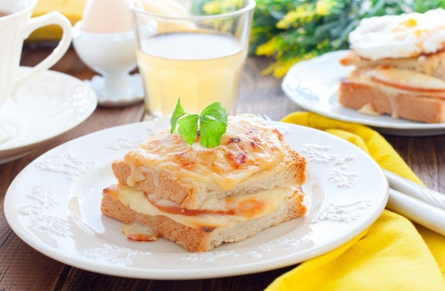 Croque Monsieur – Französisches Käse-Schinken Sandwich