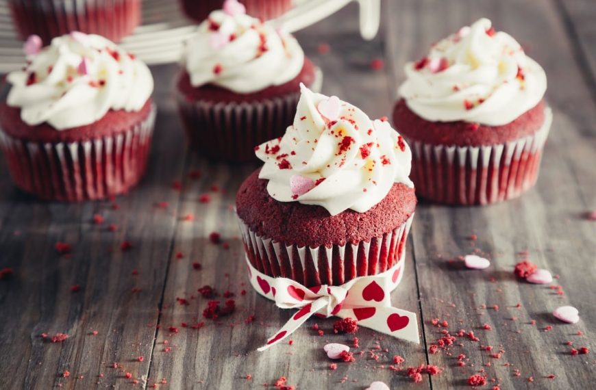 Cupcakes Red Velvet mit Frischkäse Frosting