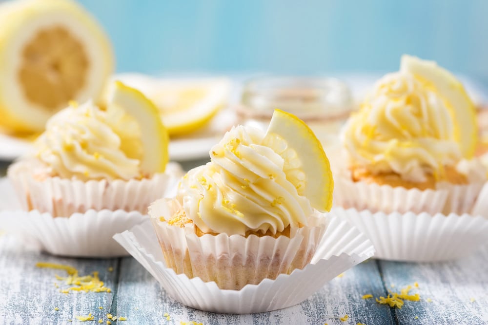 Cupcakes aus Zitronen Muffins mit Mascarpone Frosting