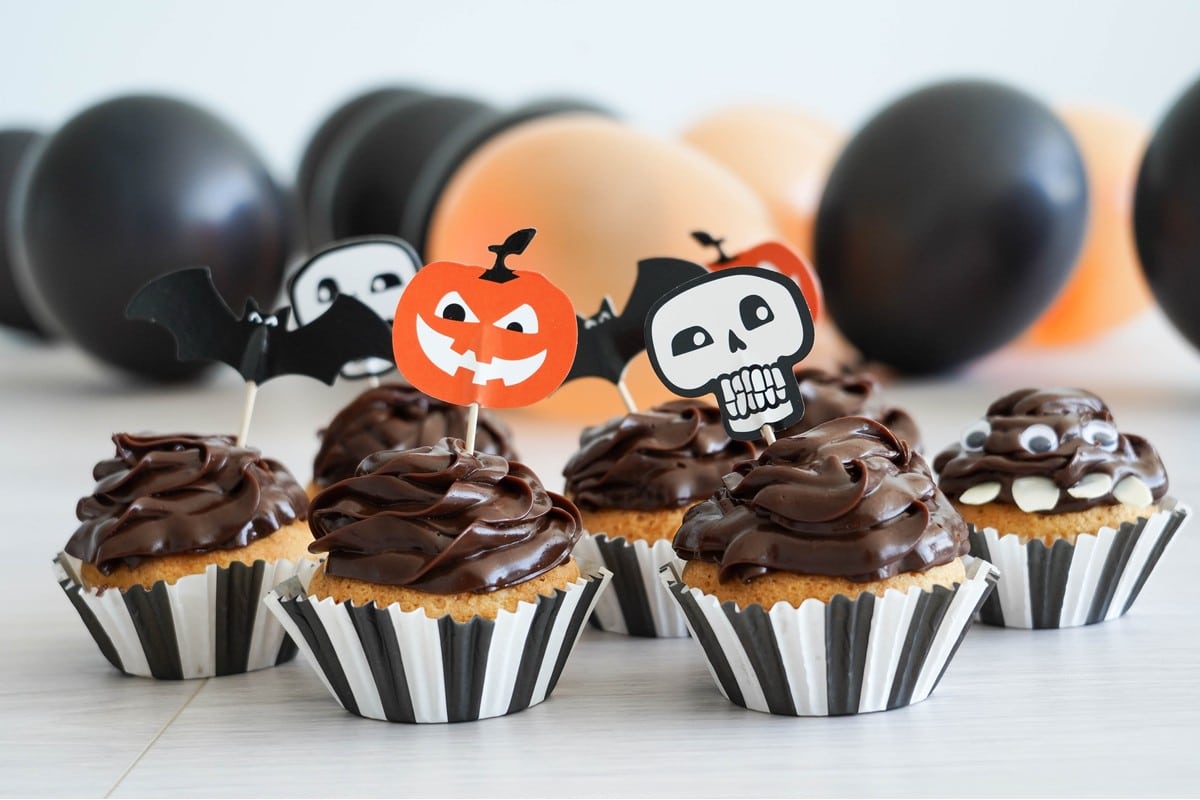Cupcakes mit Schoko Ganache für Candybar zu Halloween