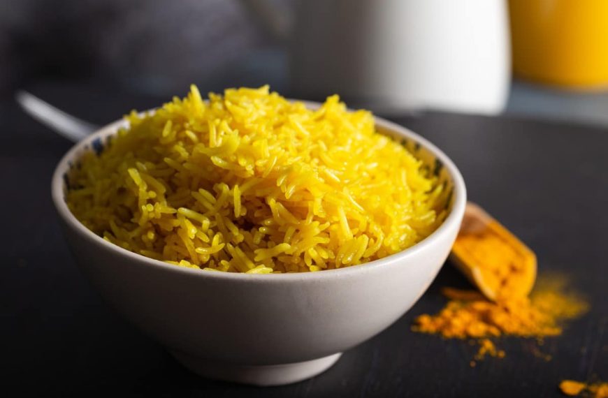 Curryreis mit Kurkuma und Kokosnussmilch