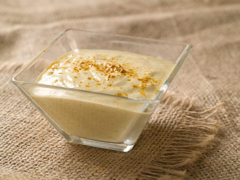 Erdbeereis mit Joghurt und Sahne selber machen