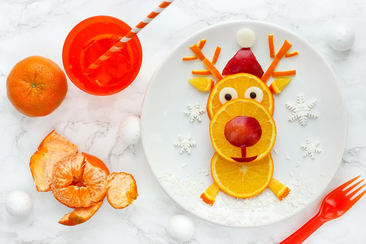 Dessert zu Weihnachten aus Orangen und Apfel