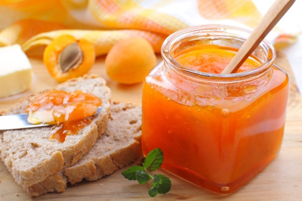 Dickflüssige Aprikosenmarmelade einfach zubereitet
