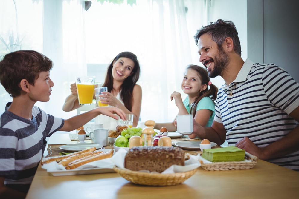 Das Frühstück als Mahlzeit ist von großem Wert für den Körper.|Die Rolle des Frühstücks|Ist Frühstück außerhalb des Hauses gut|Das Frühstück zu Hause mit der Familie|Das-Fruehstueck-einfach-auslassen