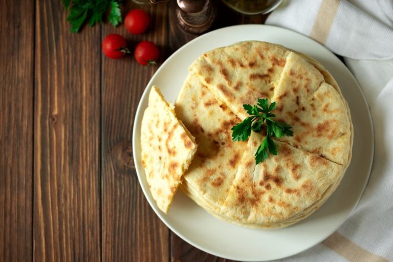 Türkisches Fladenbrot mit Sesam selber backen