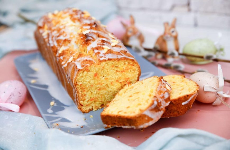 Eierlikörkuchen mit Karotten und Zuckerguss