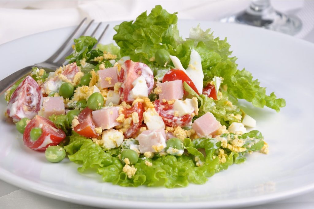 Eiersalat mit Schinken