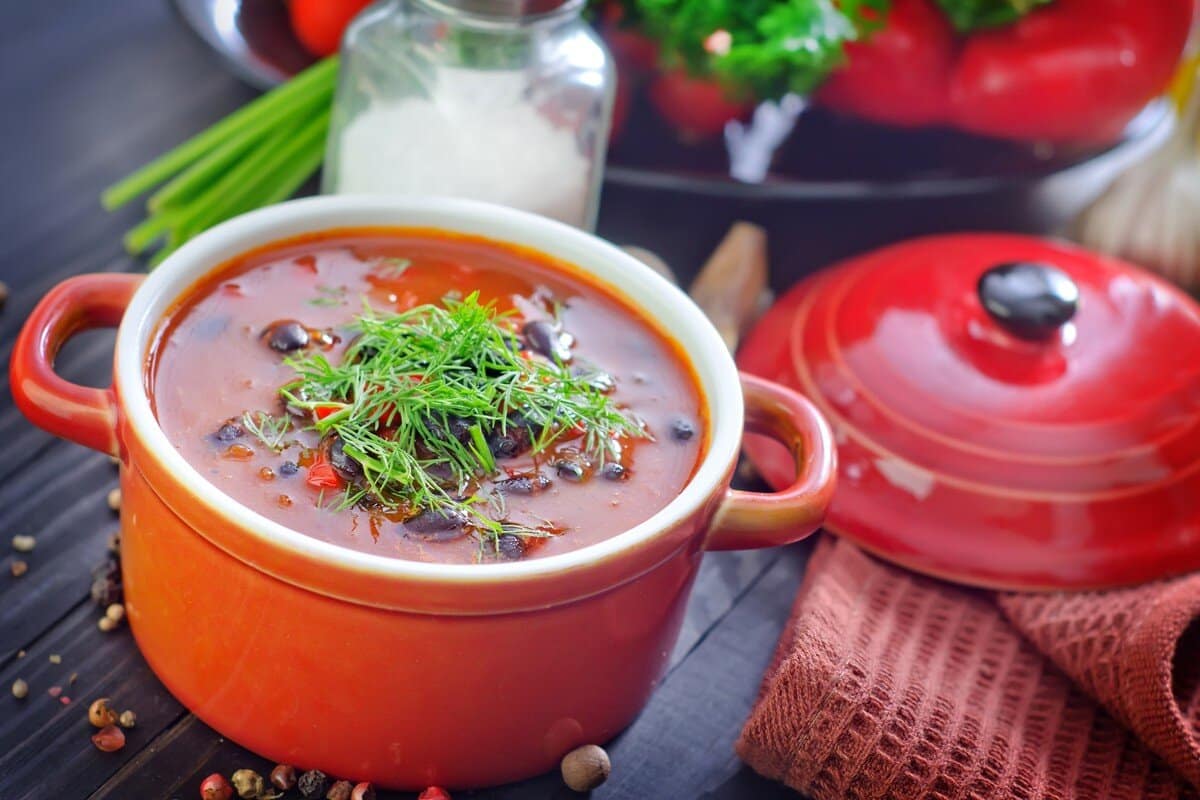 Einfache Bohnensuppe mit Kartoffeln