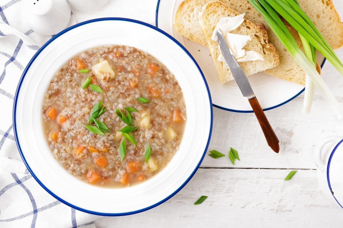 Einfache Gemüsesuppe aus Kartoffeln