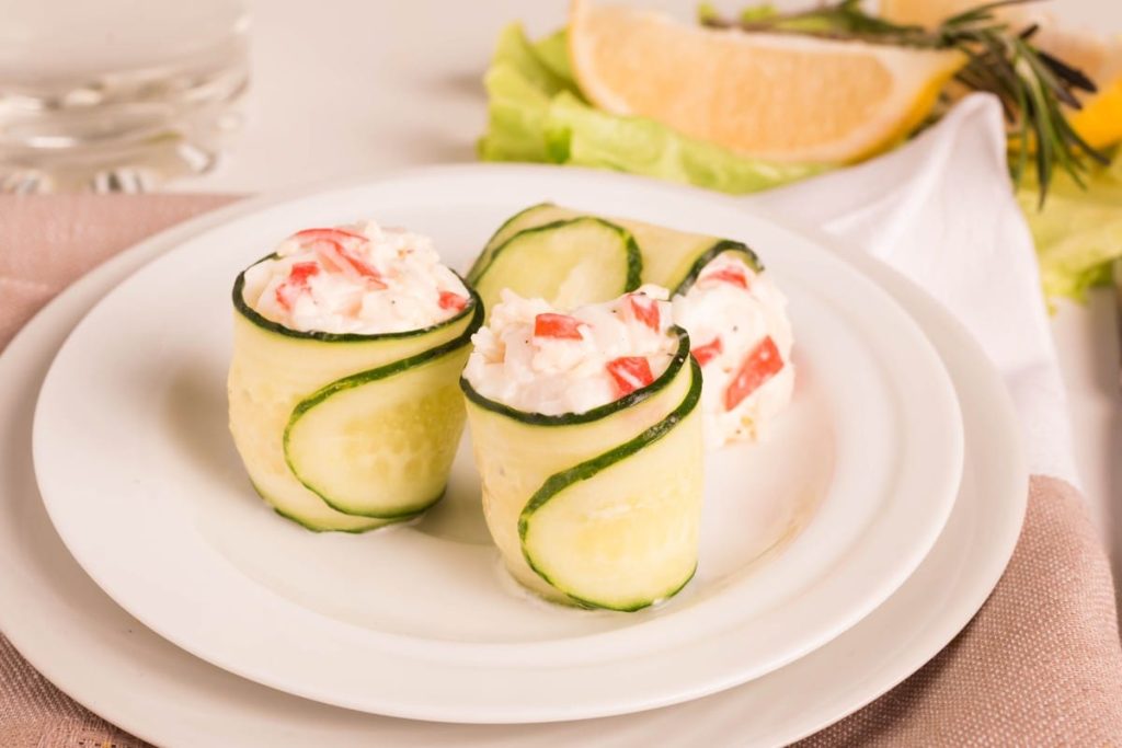 Einfache Gurkenhäppchen mit Krabben