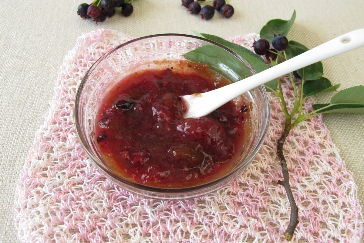 Einfache Marmelade aus Felsenbirnen mit Zitronensäure