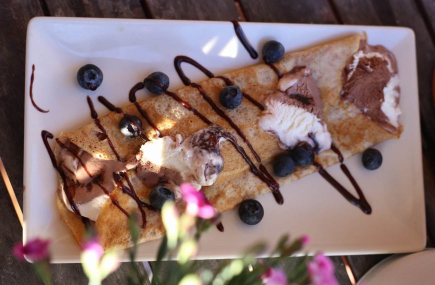 Einfache Pfannkuchen mit Schokoeis – Sommerdessert