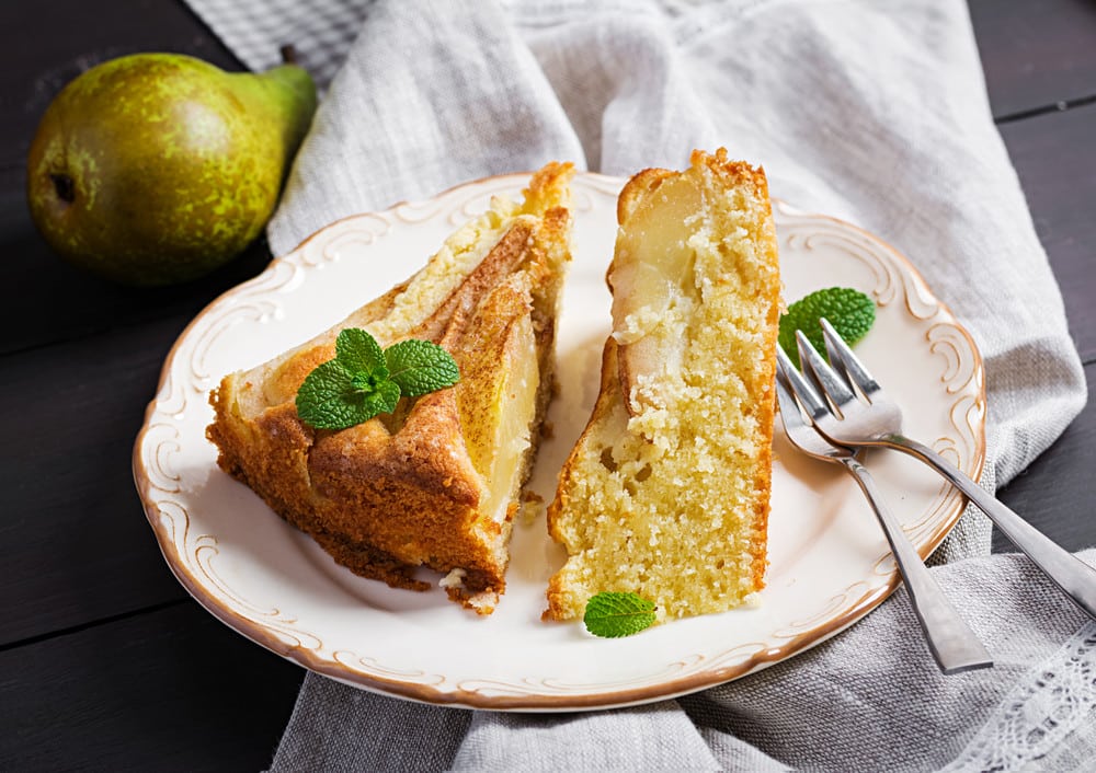 Einfacher Birnenkuchen mit Zimt aus einem Rührteig