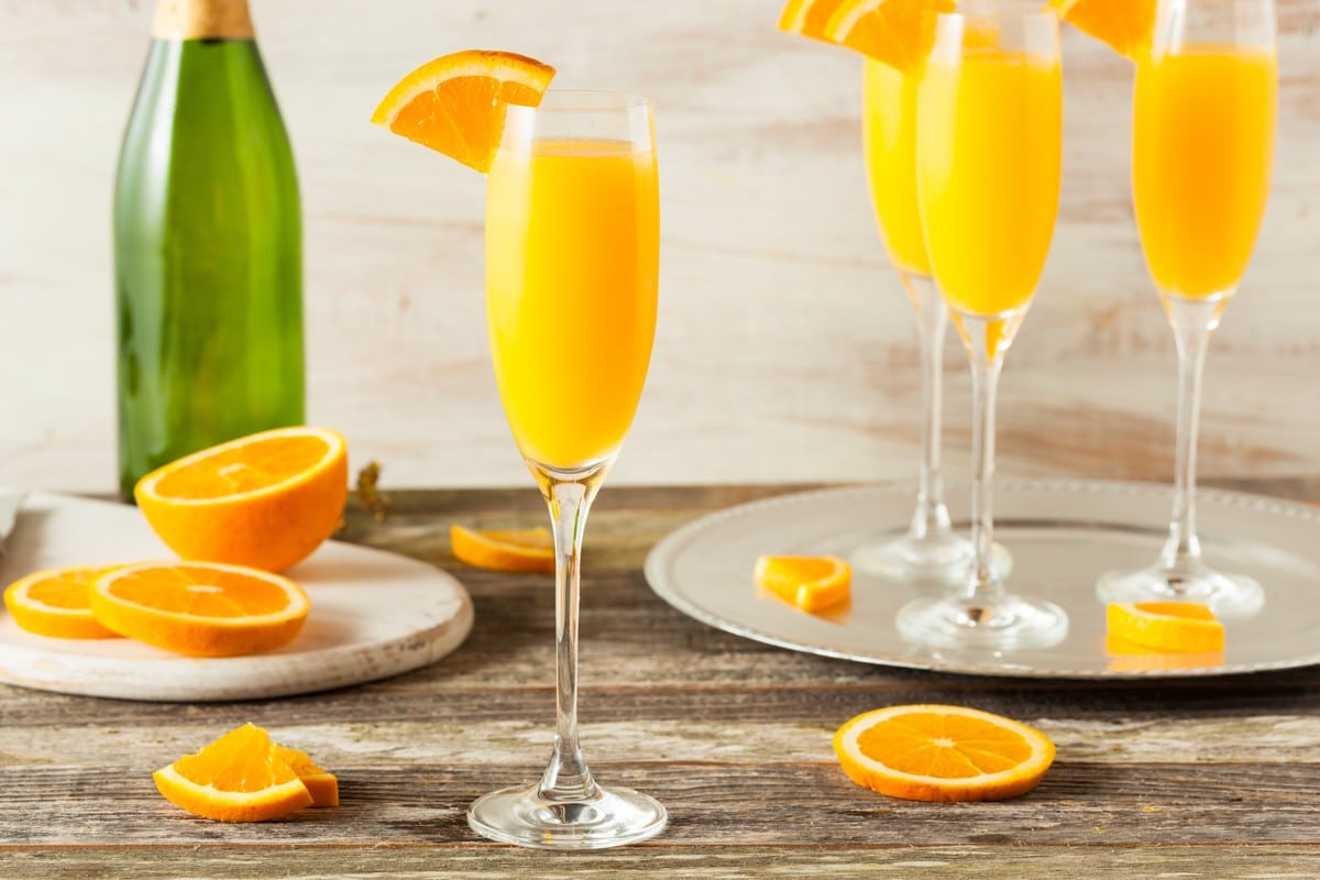 Einfacher Cocktail aus Orangensaft