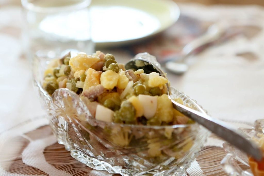 Einfacher Kartoffelsalat mit Makrele