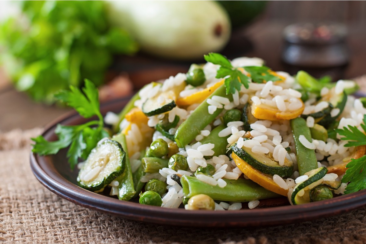 Einfaches Risotto mit Buschbohnen und Zucchini