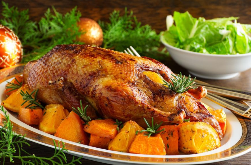 Entenbraten mit Orangen und Weißwein aus dem Backofen