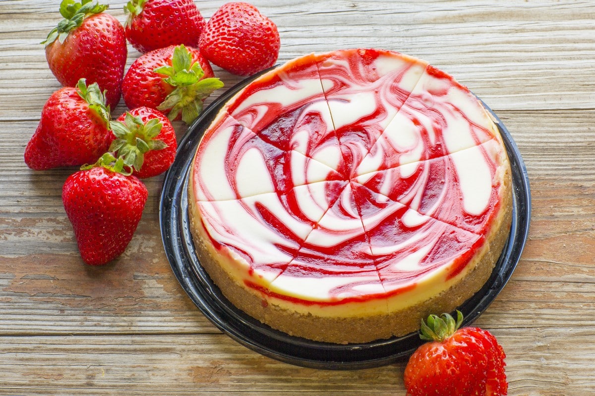 Erdbeer Cheesecake mit weißer Schokolade ohne Backen