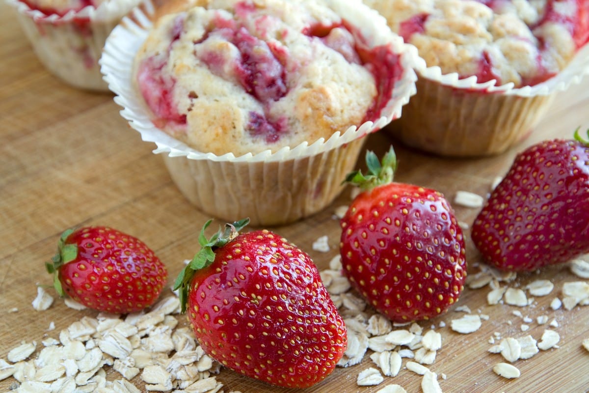 Saftige Erdbeer Muffins mit Zitrone und Vanille