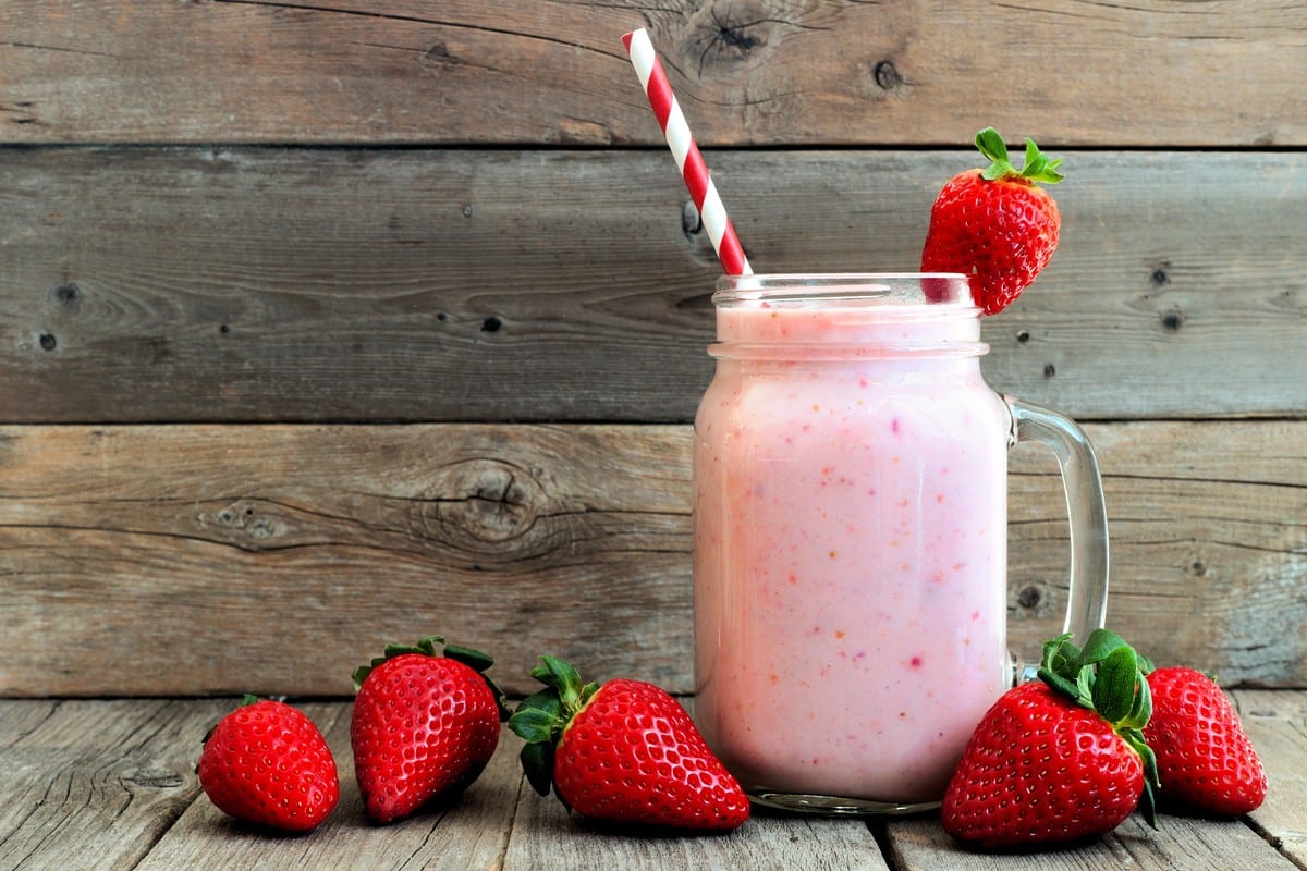 Erdbeer Smoothie mit Joghurt und Eiscreme
