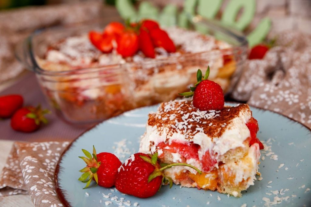Erdbeer Tiramisu im Glas mit Mascarpone und Eierlikör