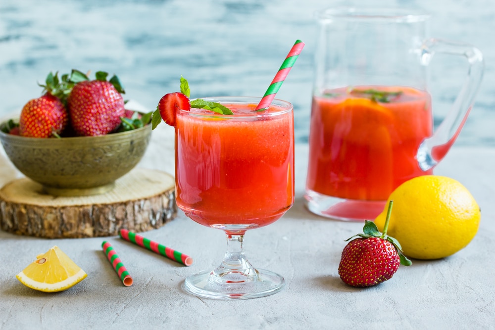 Erfrischende Erdbeer Limonade für Sommerparty