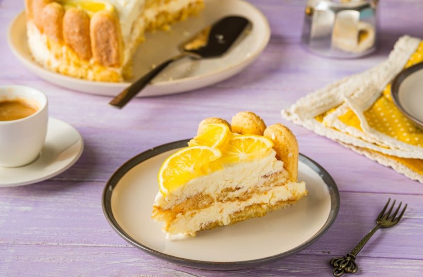 Erfrischende Tiramisu Torte mit Zitronen und Limoncello