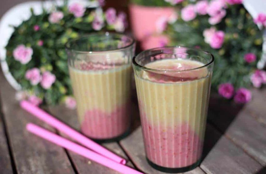 Erfrischender vegane Himbeer Smoothie mit Mango und Sojamilch
