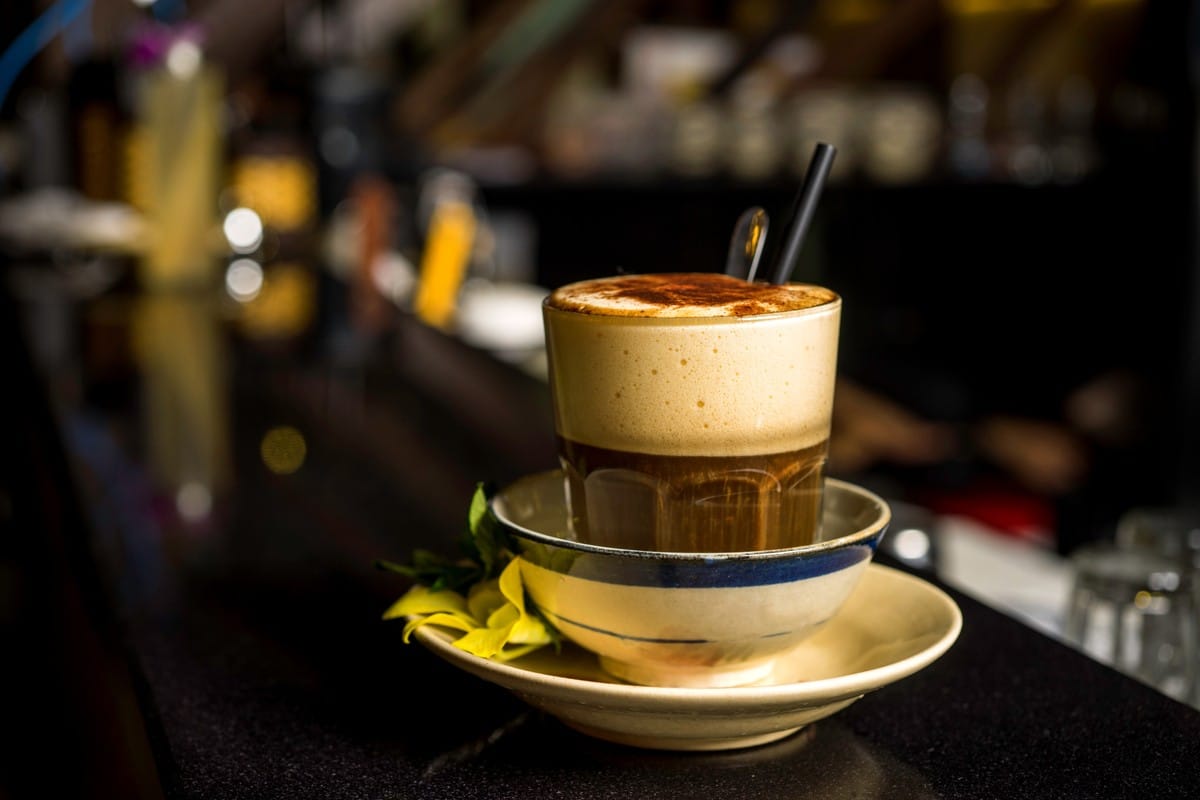 Espresso Eierkaffee – Starker Kaffee mit süßem Eierschaum