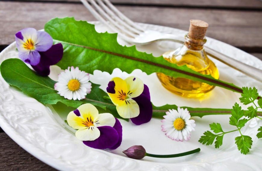 Essbare Blumen in der Küche verwenden