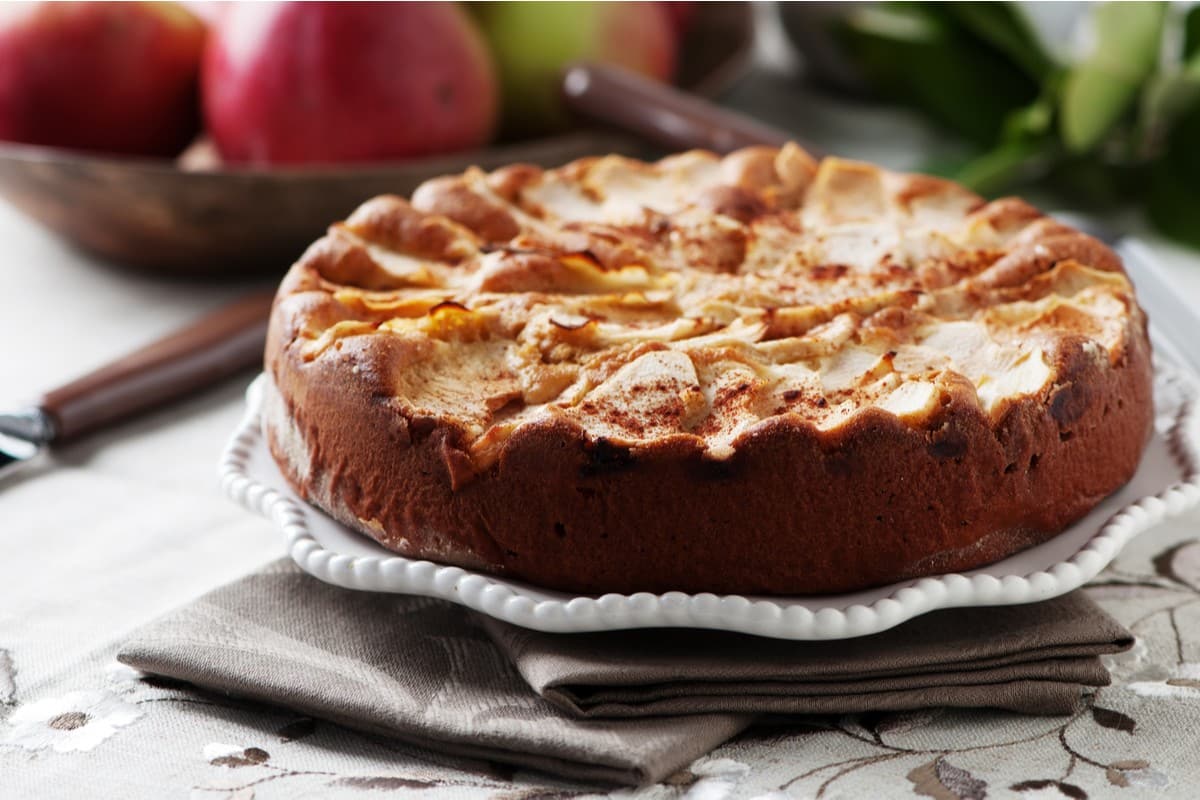 Feiner Apfelkuchen mit Quark und Vanille