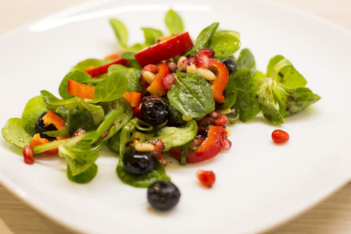 Feldsalat mit Blaubeeren