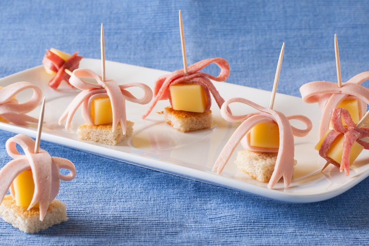 Festliche Canapés mit Brot