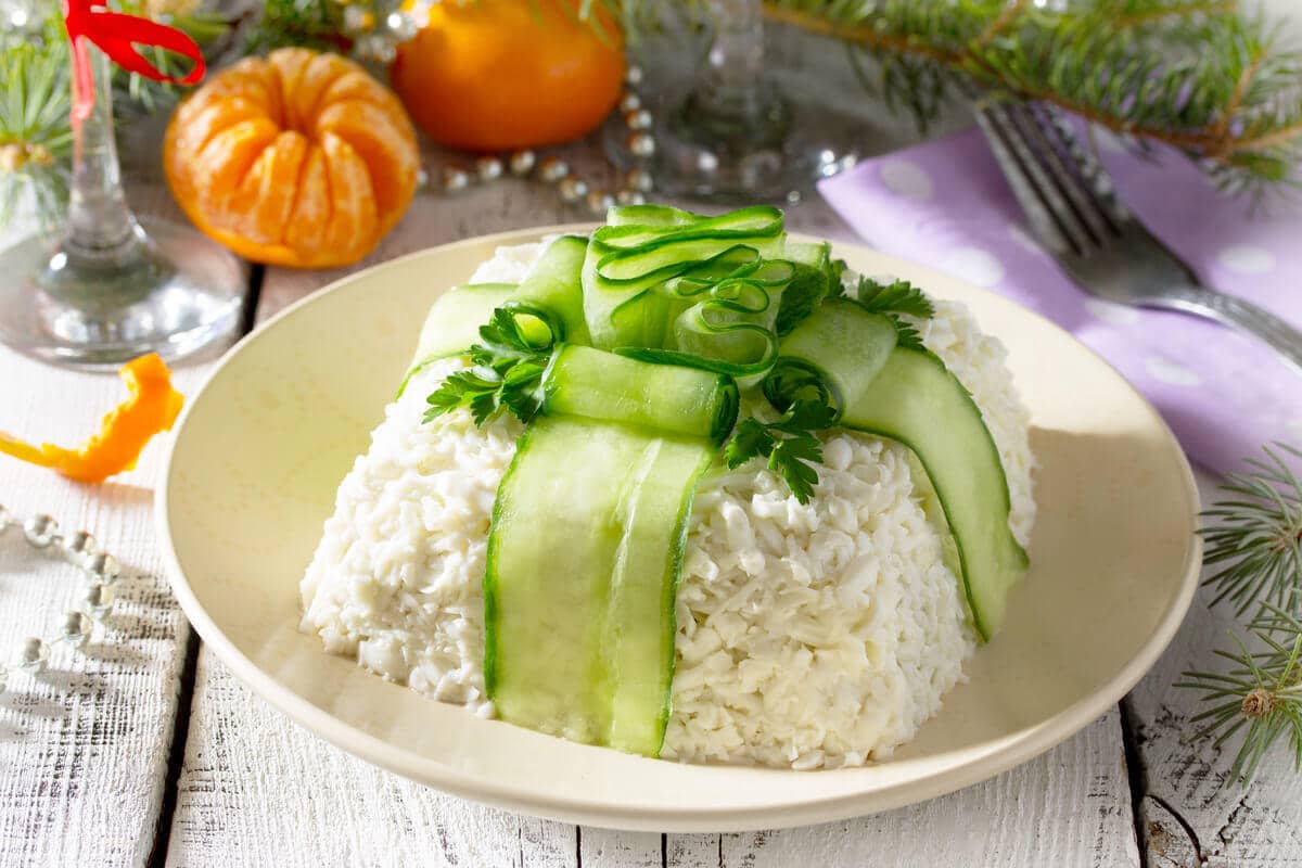 Festlicher Schichtsalat mit Hähnchen