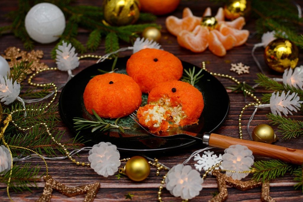 Festlicher Wintersalat mit Hähnchenfilet