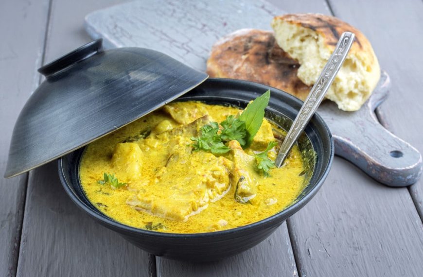 Fisch Curry mit Paprika und Kokosmilch