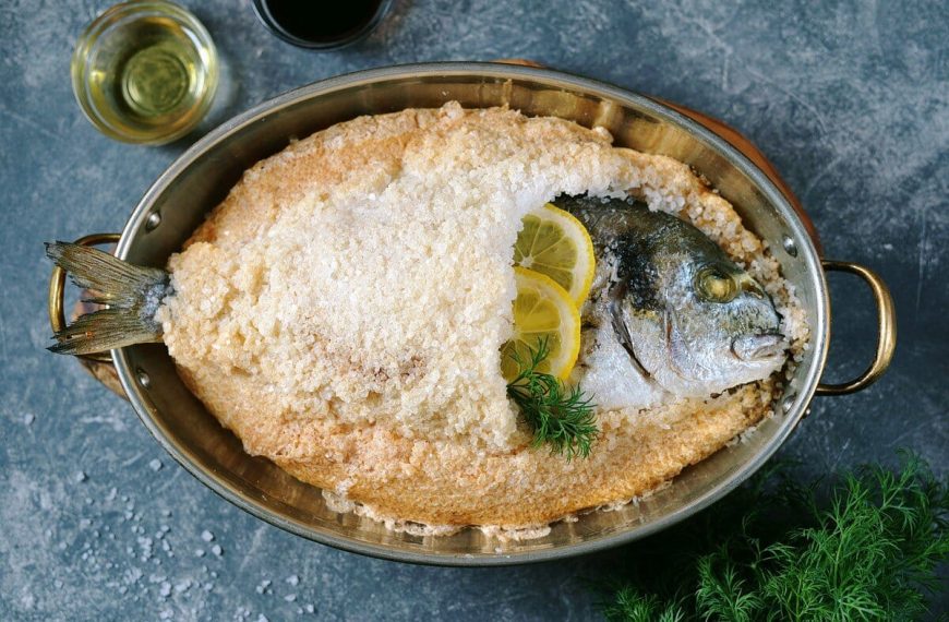 Fisch in Salzkruste aus dem Ofen – Einfaches Fischrezept