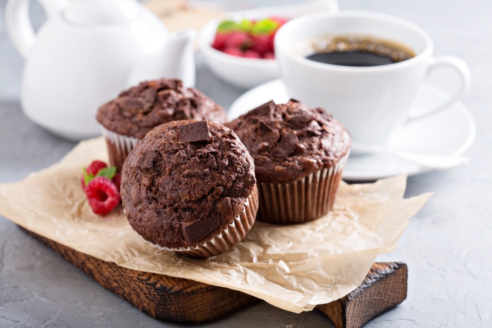 Fluffige Schokoladenmuffins mit Buttermilch und Öl