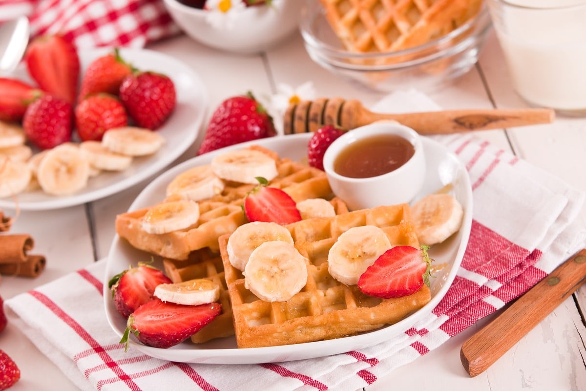 Fluffige Waffeln mit Ricotta und Erdbeeren