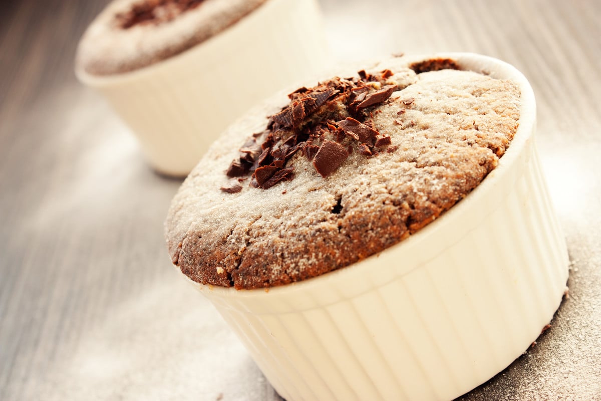 Fluffiger Schokosouffle mit flüssiger Füllung aus dem Backofen