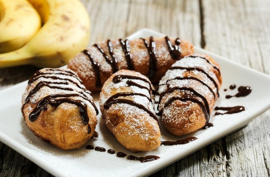 Frittierte Bananen im Tempurateig mit Schokosoße
