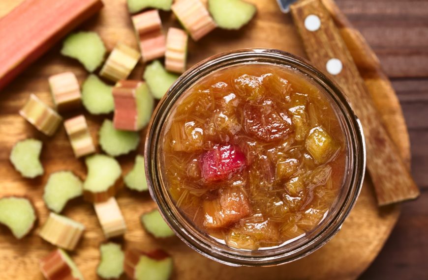 Fruchtige Rhabarbermarmelade mit Vanille