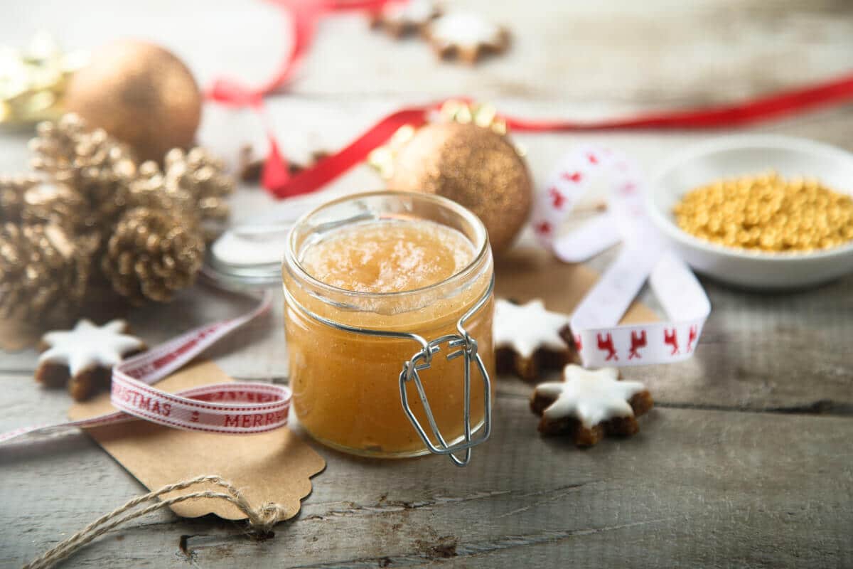 Fruchtige Weihnachtsmarmelade aus Äpfeln