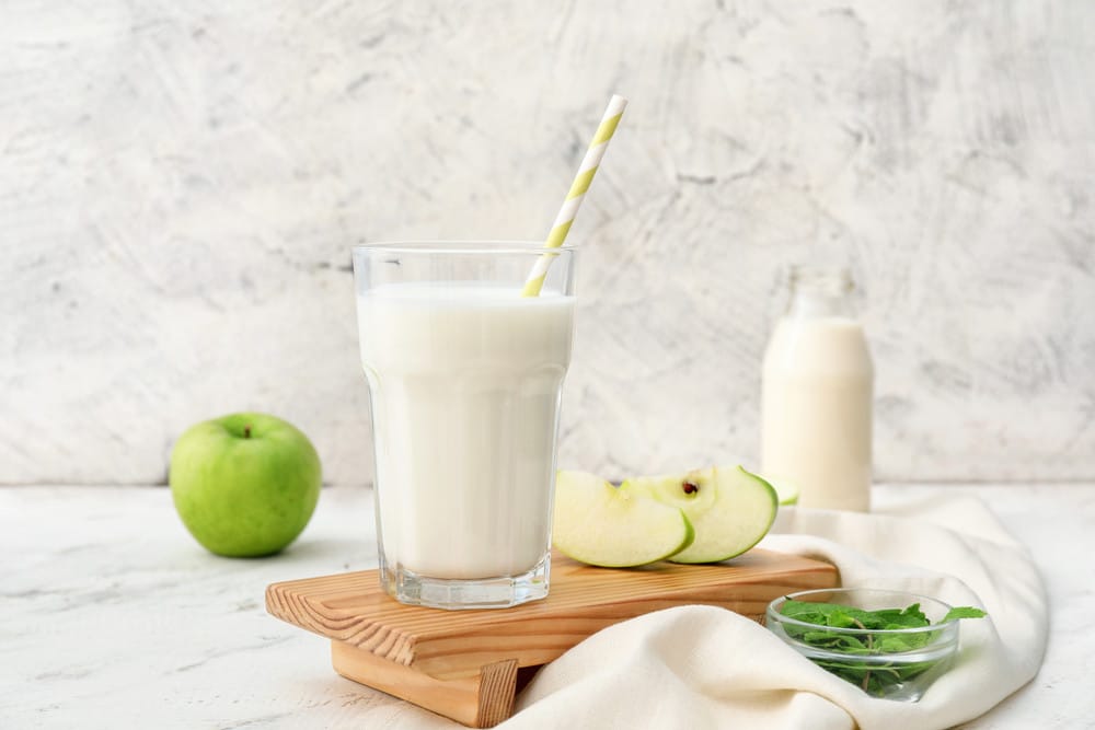 Fruchtiges Milchshake Rezept mit Äpfel und Vanilleeis